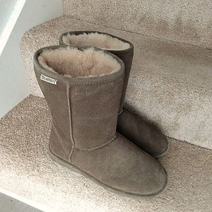 Bearpaw brown short boots size 10